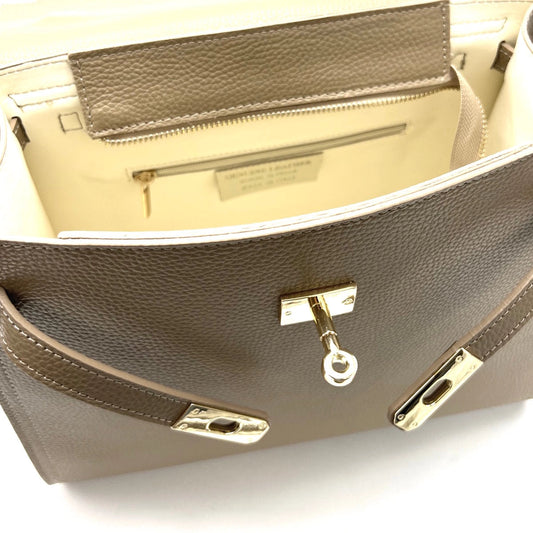 Чанта с къса дръжка от естествена кожа